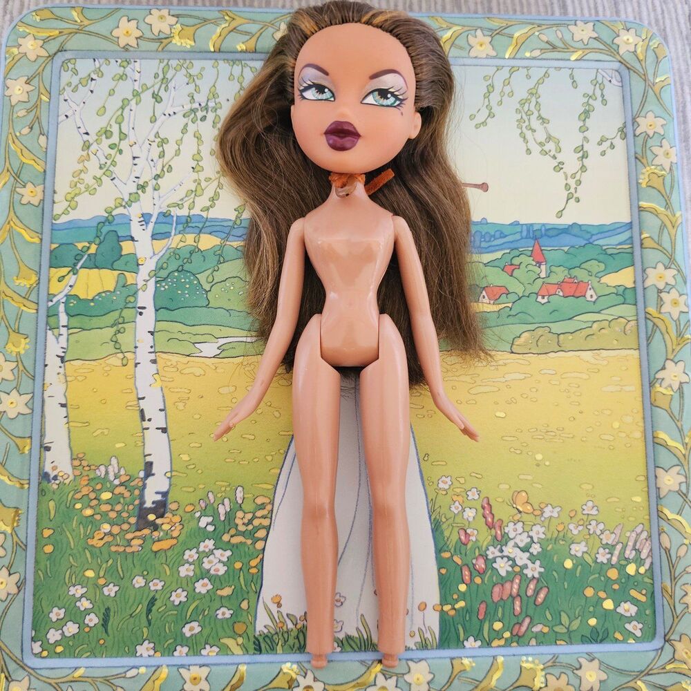 ♡ Bratz Strut It Yasmin Doll ♡